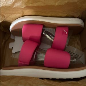 NWT koolaburra by ugg sandals
